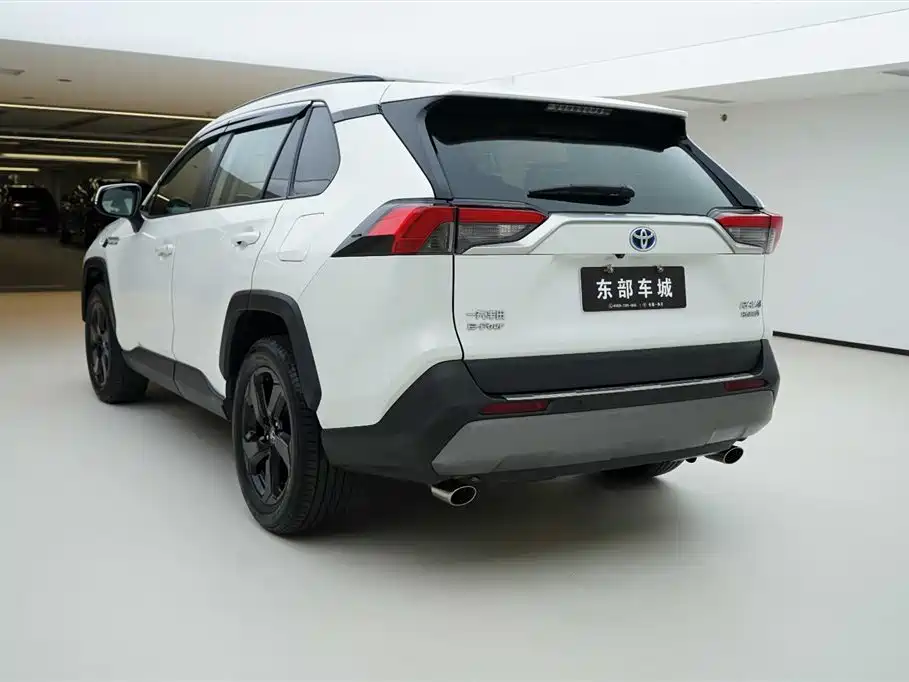 Toyota RAV4 2020 — фото 4