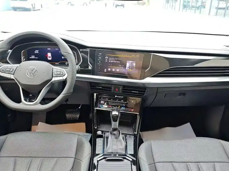 Volkswagen Passat 2025