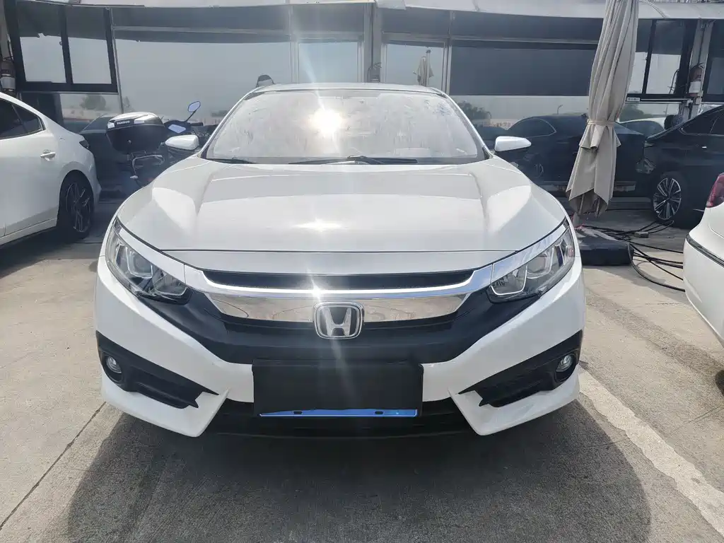 Honda Civic 2018 — фото 2