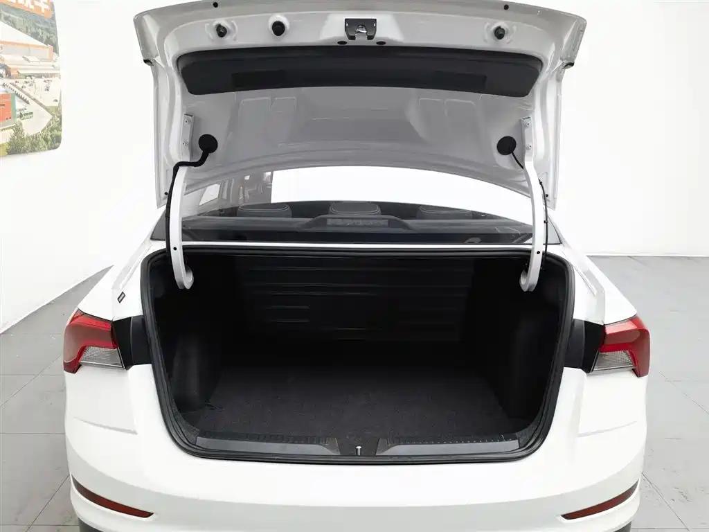 Skoda Rapid 2021 — фото 16