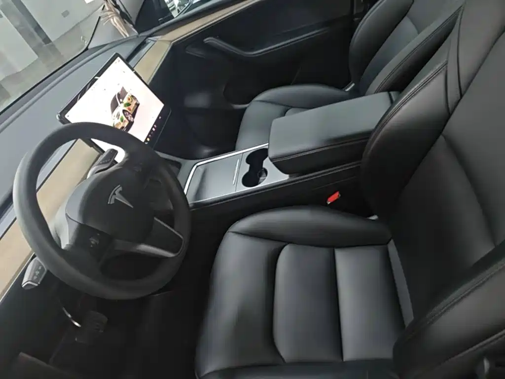 Tesla Model Y 2022 — фото 15