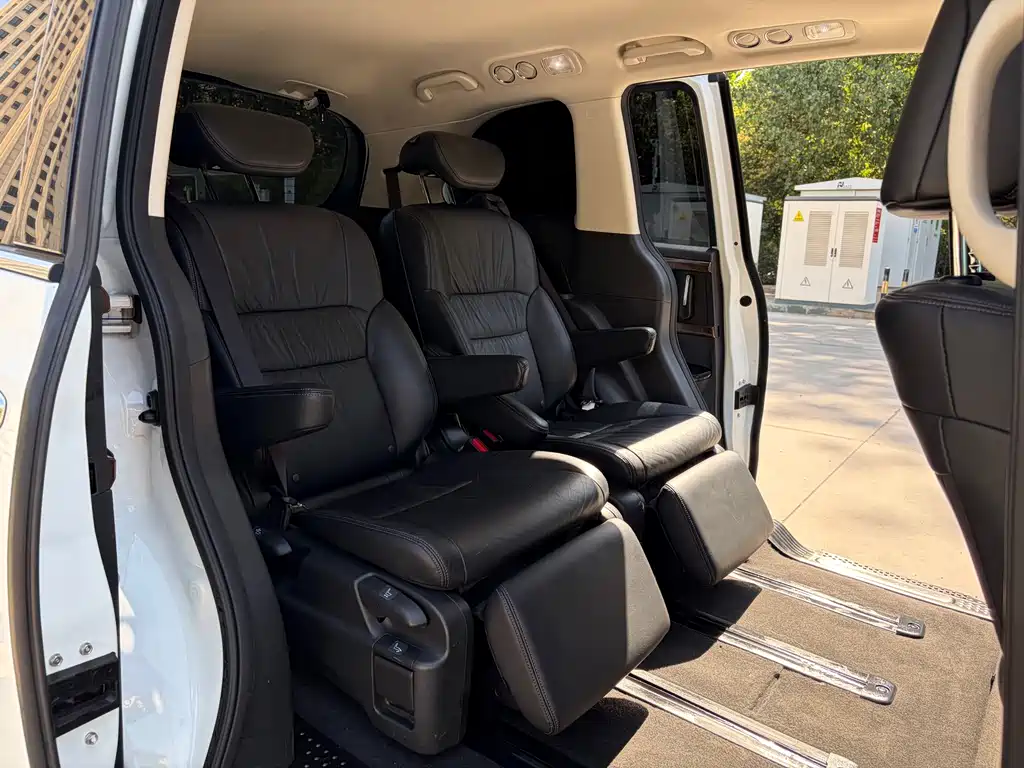 Honda Odyssey 2018 — фото 14