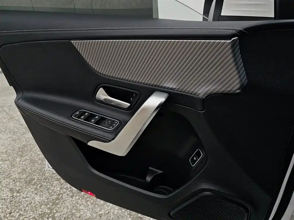 Mercedes-Benz A-Class 2023 — фото 8