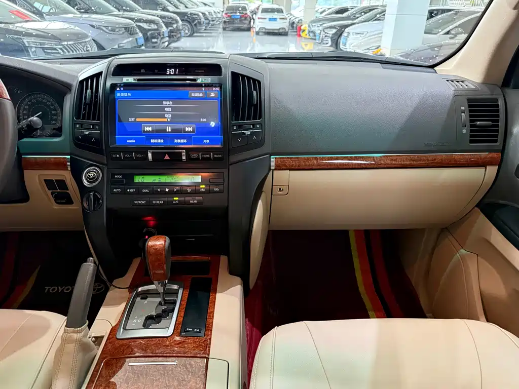 Toyota Land Cruiser 2015 — фото 14