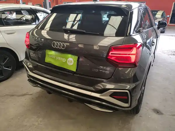 Audi Q2L 2023