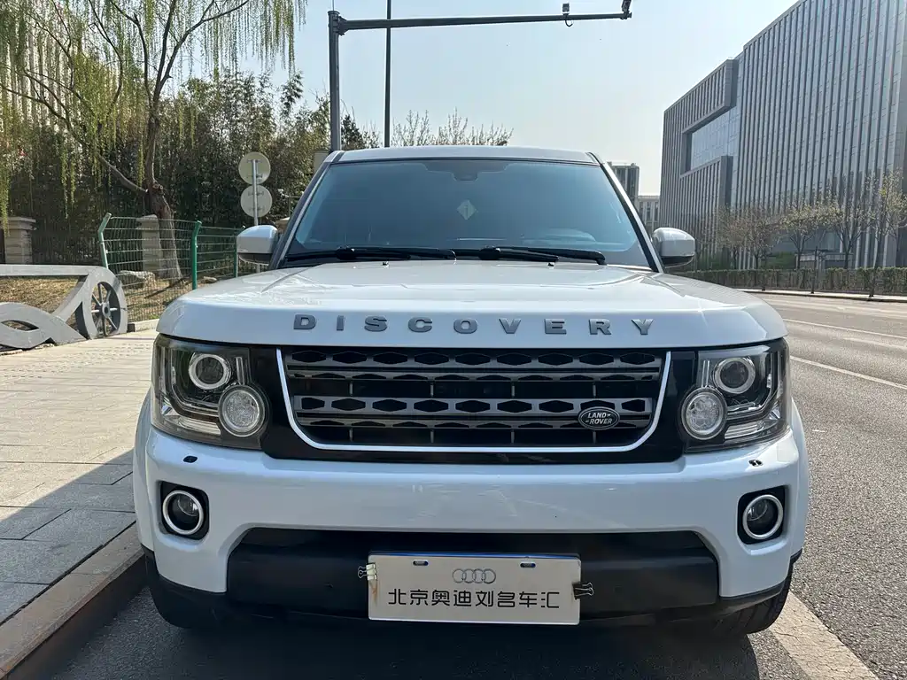 Land Rover Discovery 2017 — фото 1