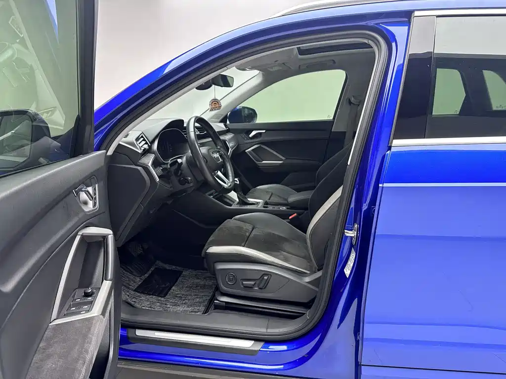 Audi Q3 2020 — фото 11