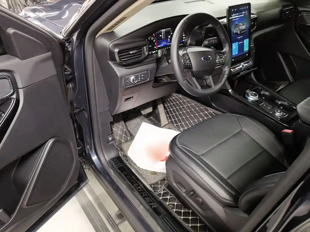 Ford Explorer 2021 — фото 12