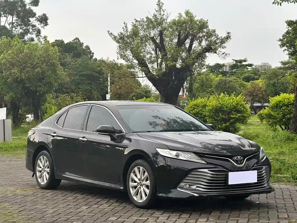 Toyota Camry 2019 — фото 3