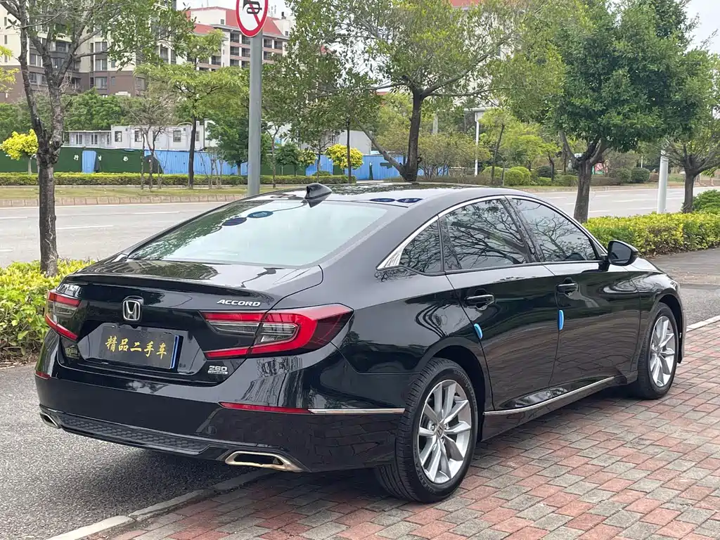 Honda Accord 2021 — фото 10