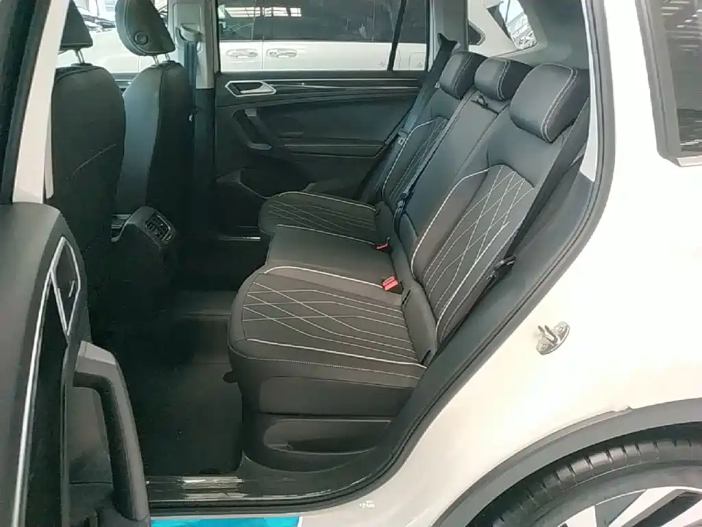 Volkswagen Tiguan L 2025 — фото 17