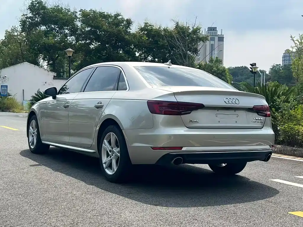 Audi A4L 2018
