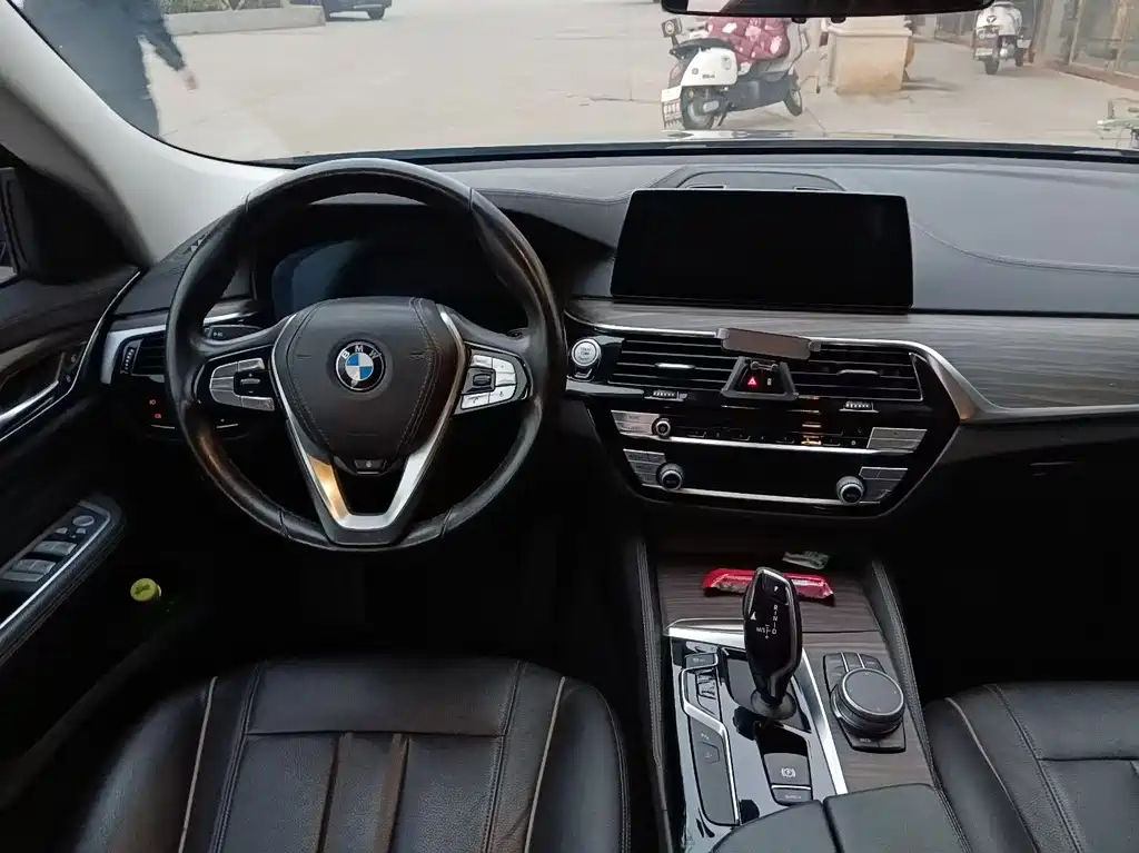BMW 6 Series GT 2019 — фото 9