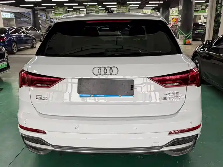Audi Q3 2019 — фото 16