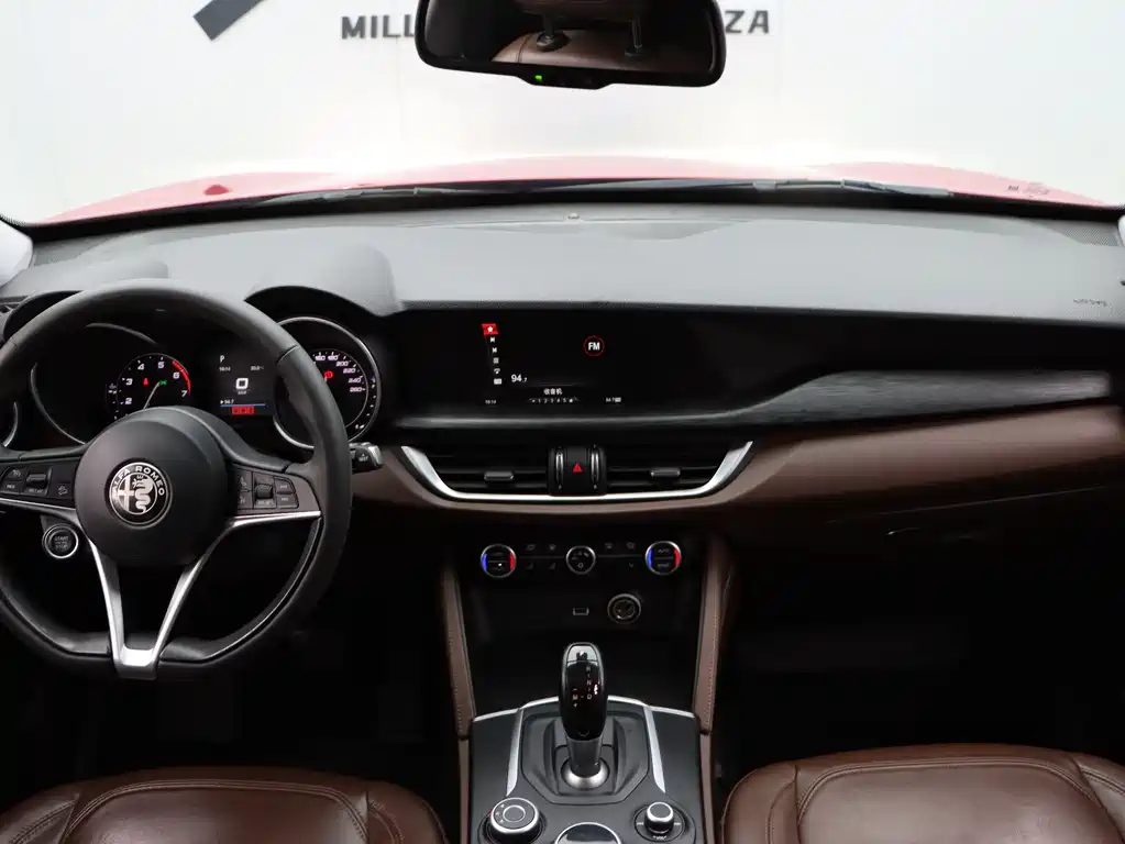 Alfa Romeo Stelvio 2019 — фото 11