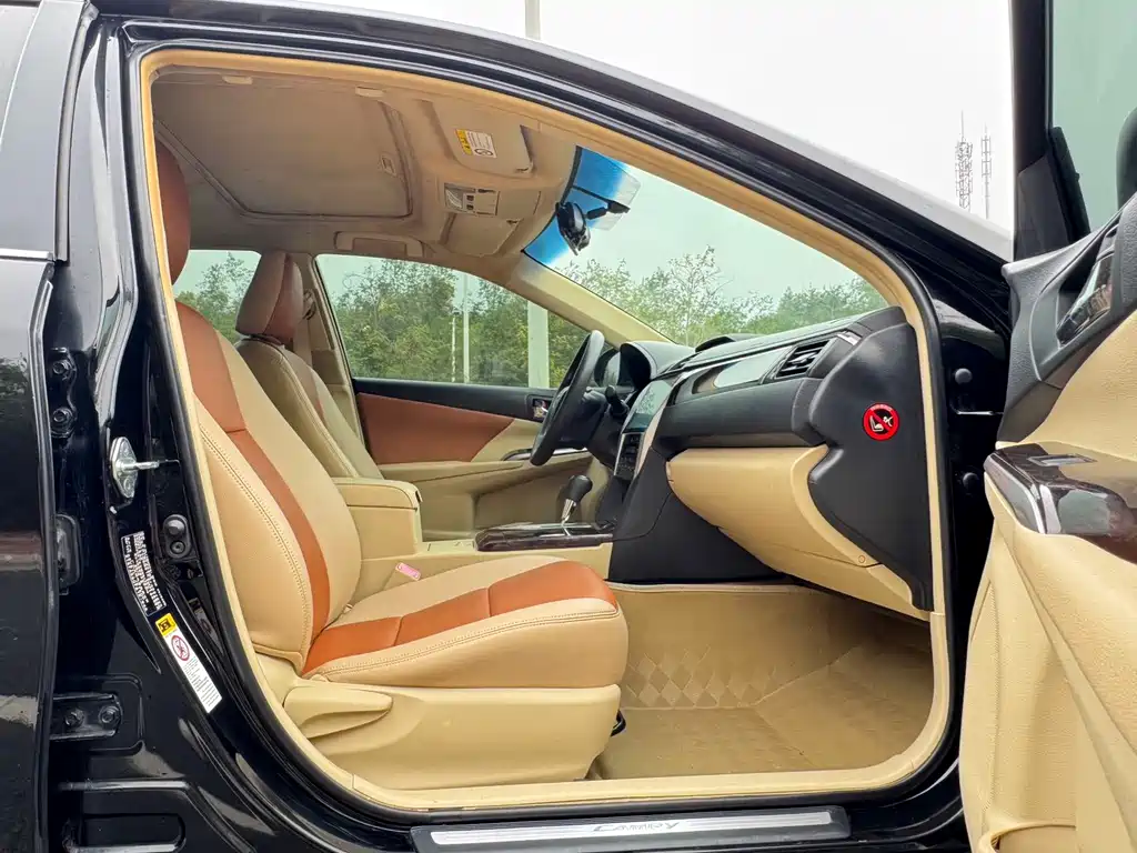 Toyota Camry 2015 — фото 12