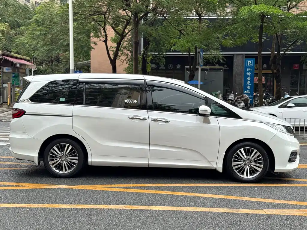 Honda Odyssey 2019 — фото 19