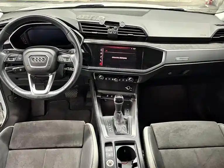 Audi Q3 2019 — фото 3