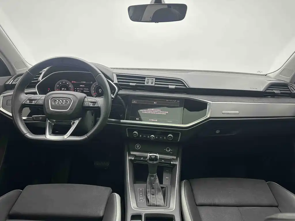 Audi Q3 2022 — фото 15