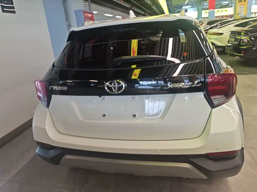 Toyota Yaris L 2020 — фото 6