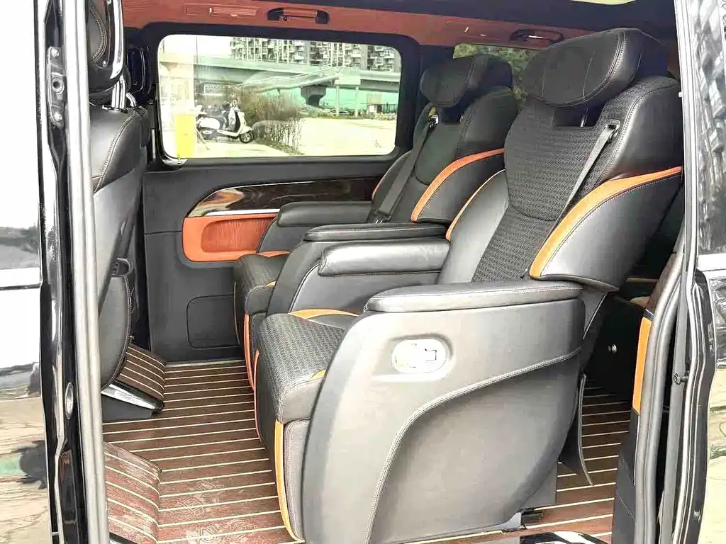 Mercedes-Benz V-Class 2019 — фото 4