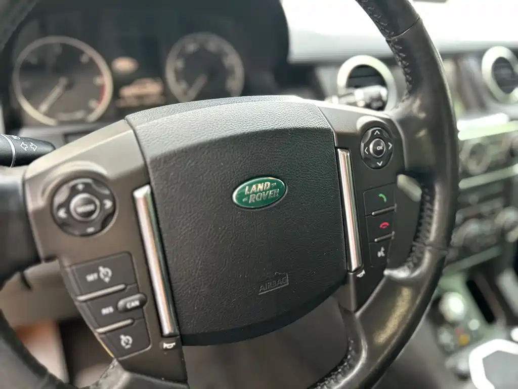 Land Rover Discovery 2012 — фото 15