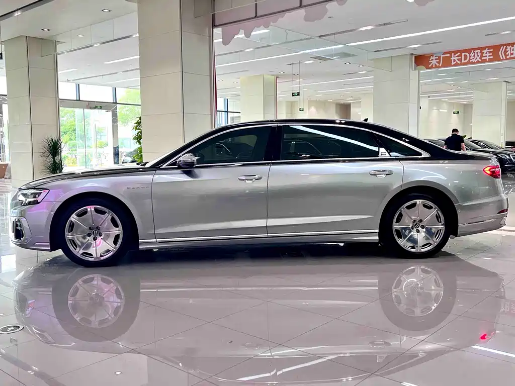 Audi A8 2024