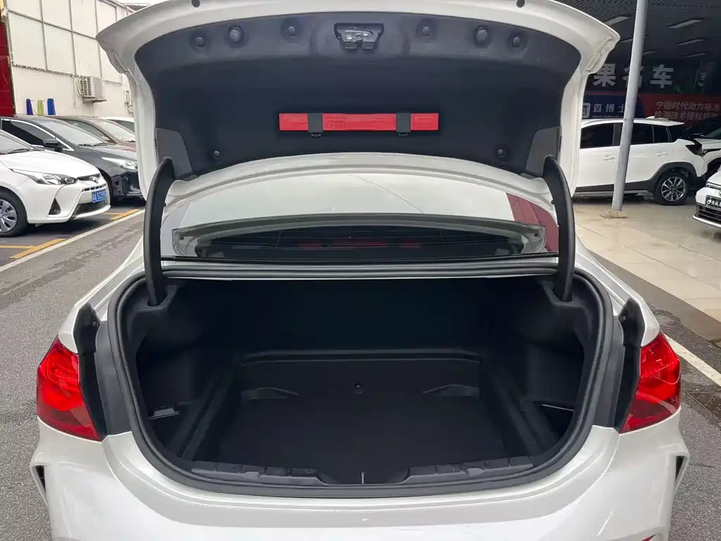 BMW 1 Series 2022 — фото 13