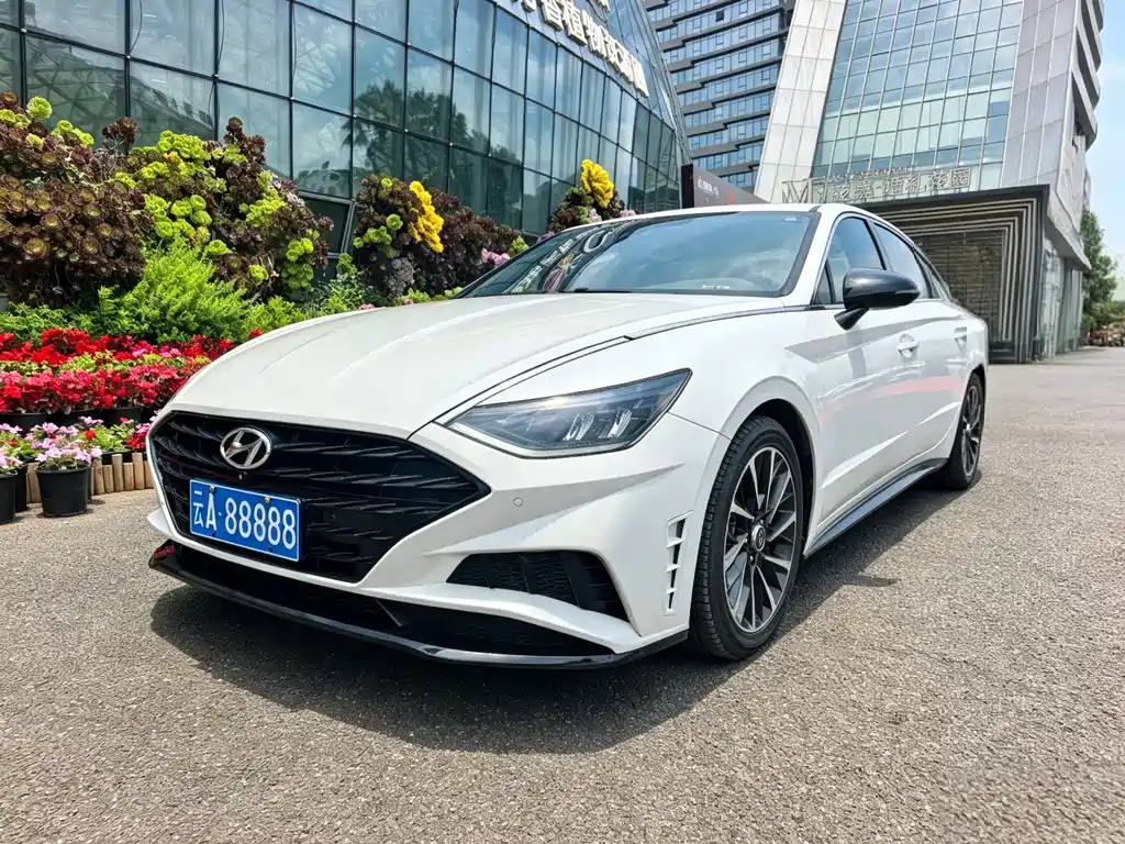 Hyundai Sonata 2021 — фото 1
