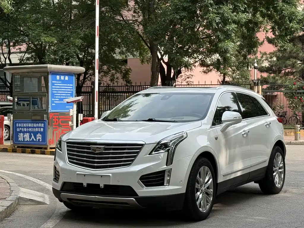 Cadillac XT5 2018 — фото 1