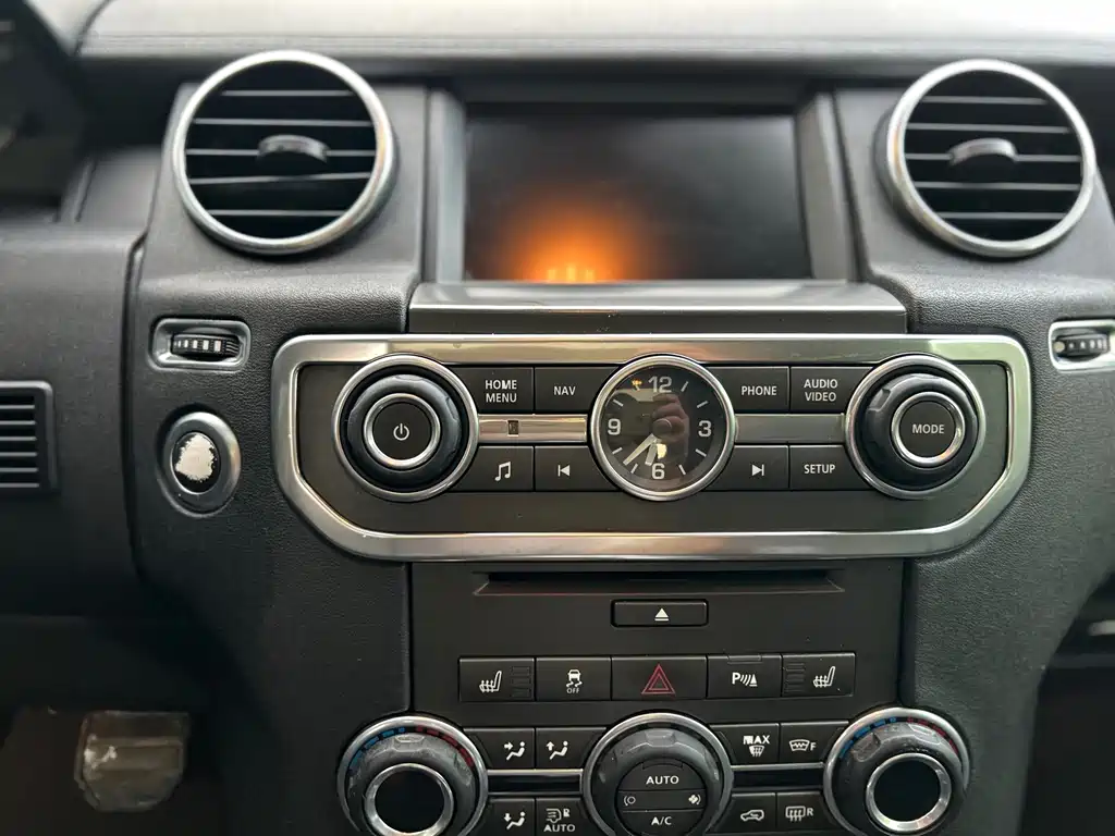 Land Rover Discovery 2012 — фото 28