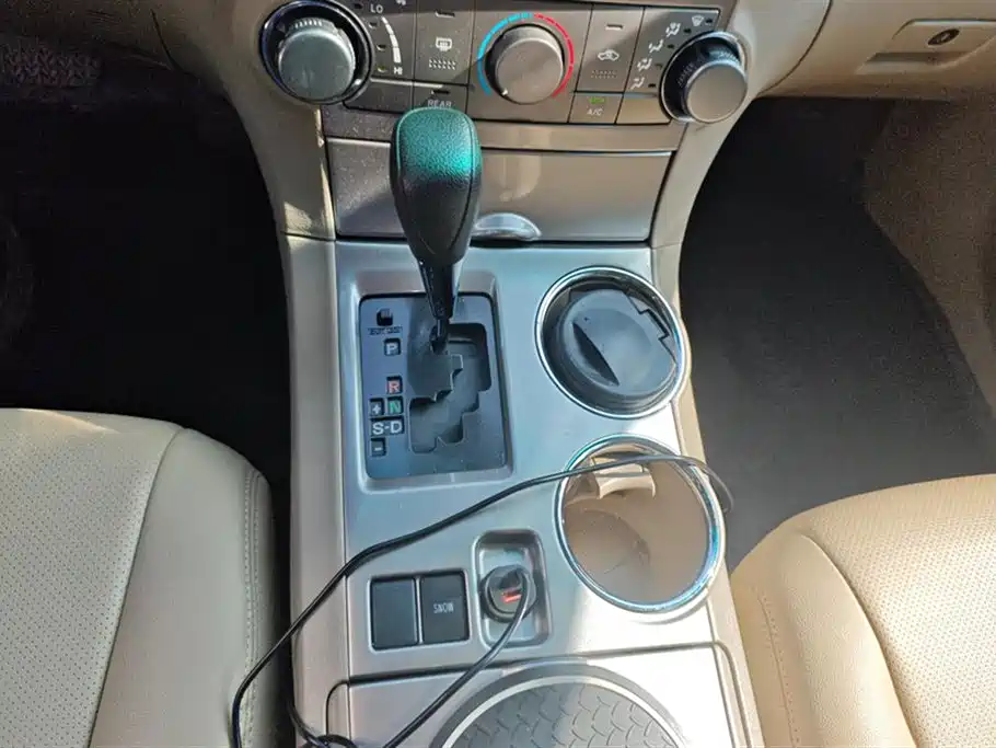 Toyota Highlander 2014 — фото 16