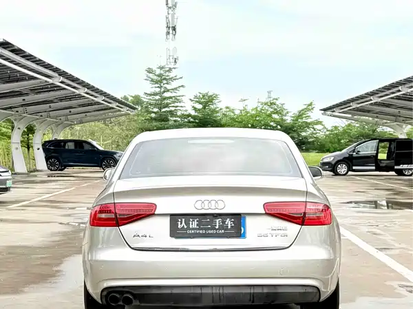 Audi A4L 2015