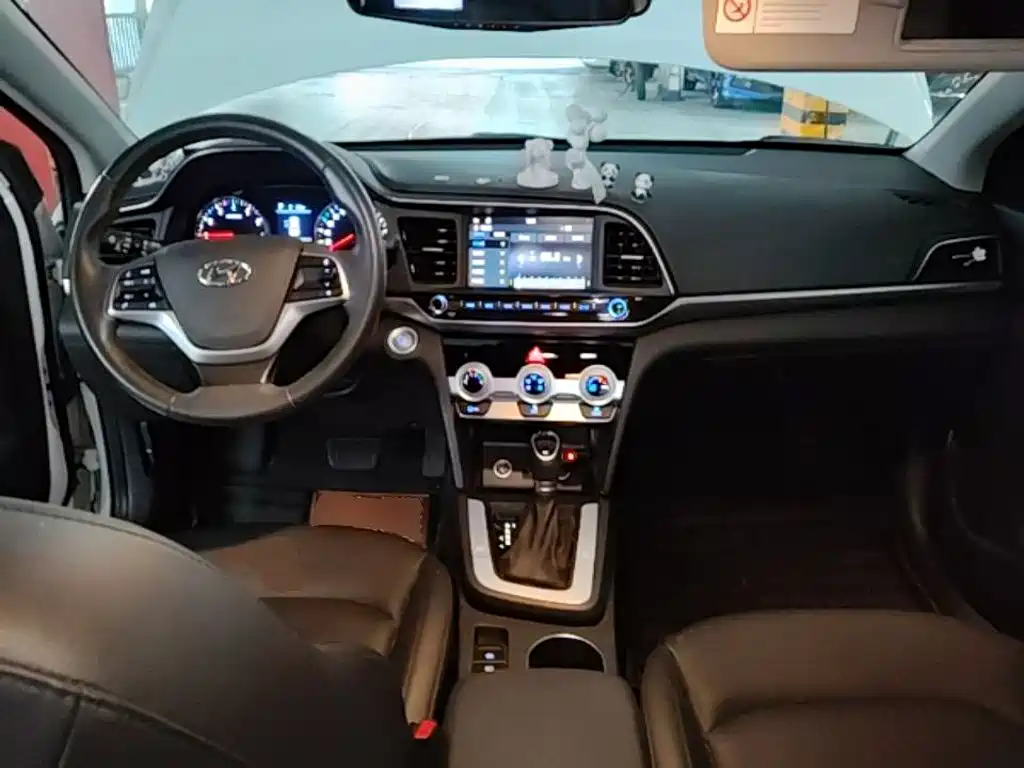 Hyundai Elantra 2020 — фото 10