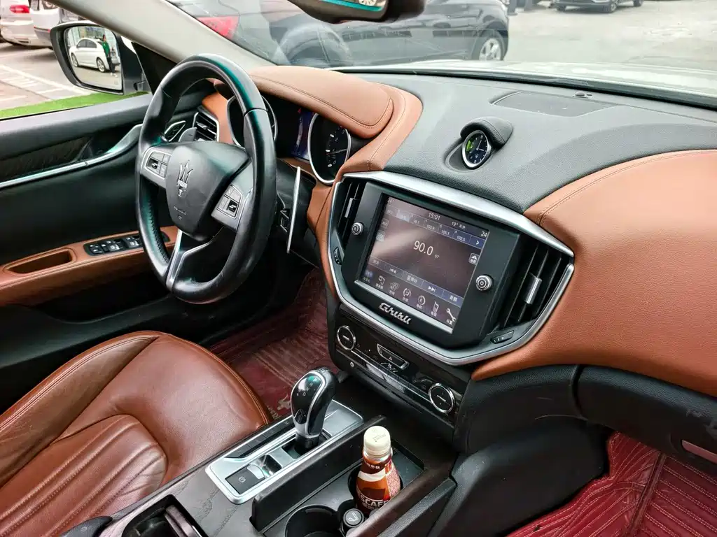 Maserati Ghibli 2016 — фото 18