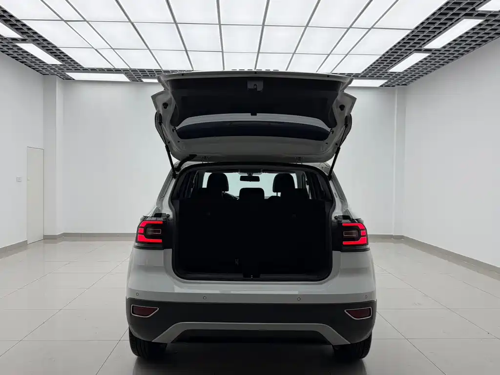 Volkswagen Explore The Shadows 2022