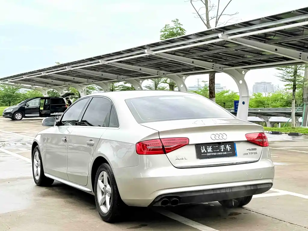 Audi A4L 2015