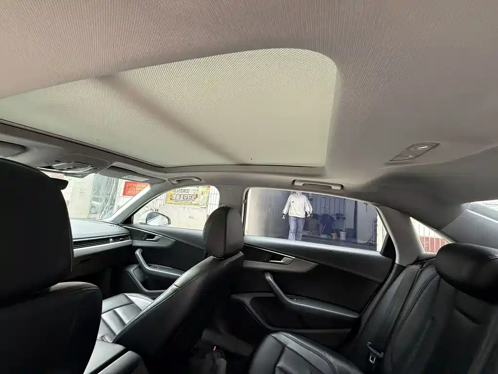 Audi A4L 2019