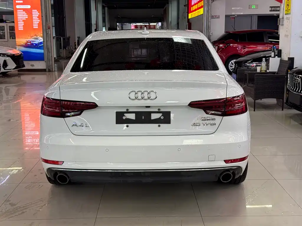 Audi A4L 2018 — фото 6