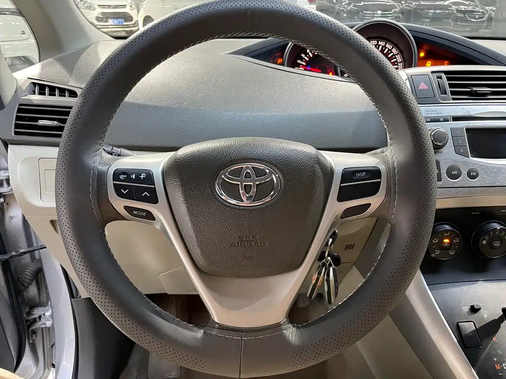 Toyota Verso 2015 — фото 5