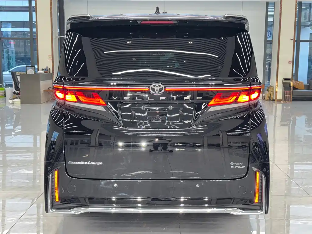 Toyota Vellfire 2023 — фото 14