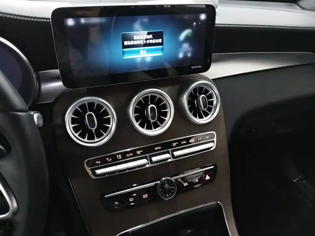 Mercedes-Benz GLC 2019 — фото 13