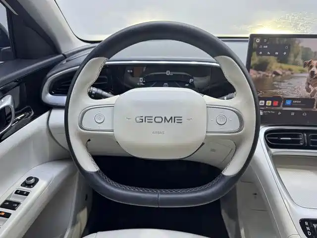 Geely Galaxy Starwish 2025 — фото 12