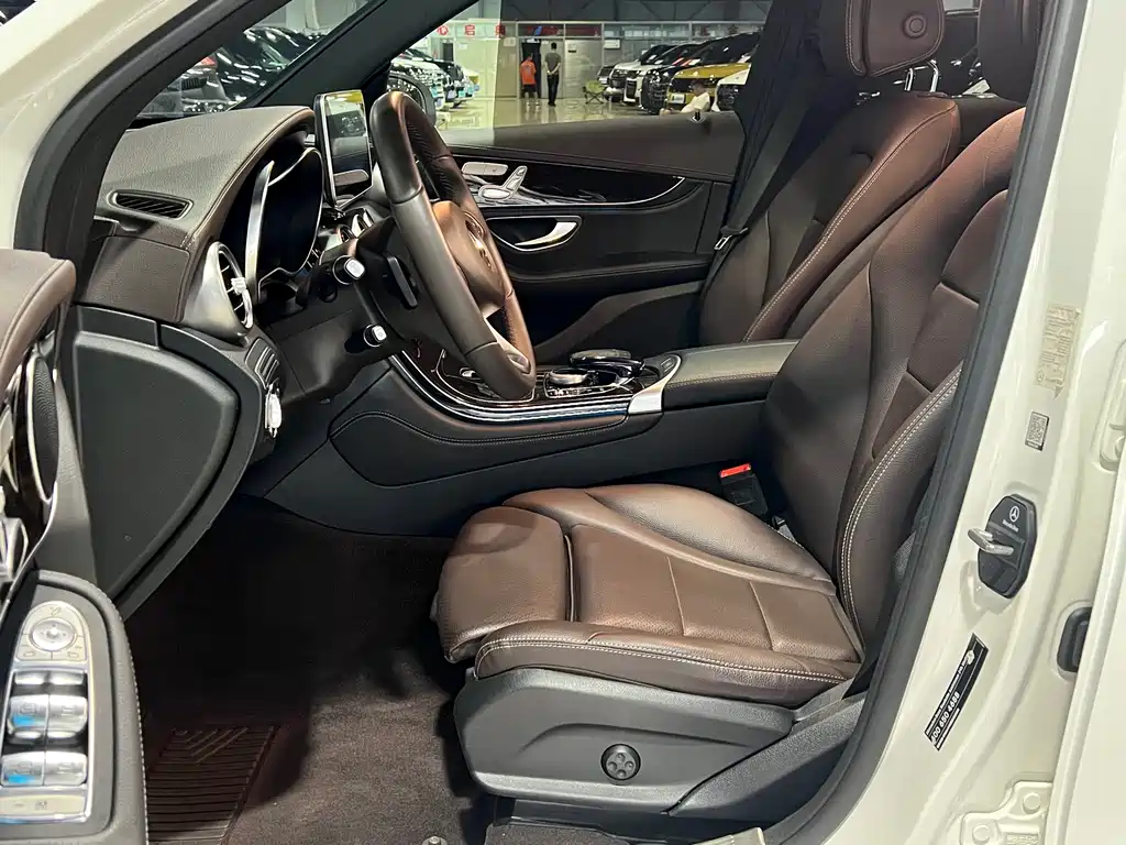 Mercedes-Benz GLC 2019 — фото 12