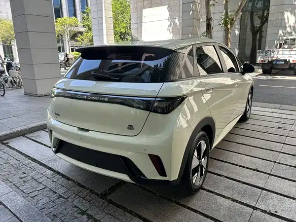 BYD Dolphin 2023
