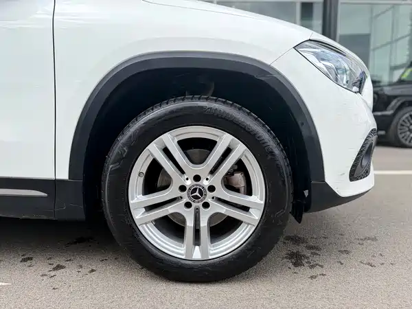 Mercedes-Benz GLA 2023