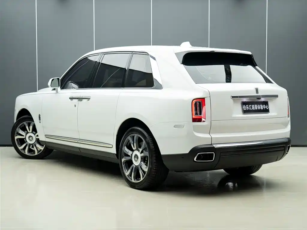 Rolls-Royce Cullinan 2021 — фото 4