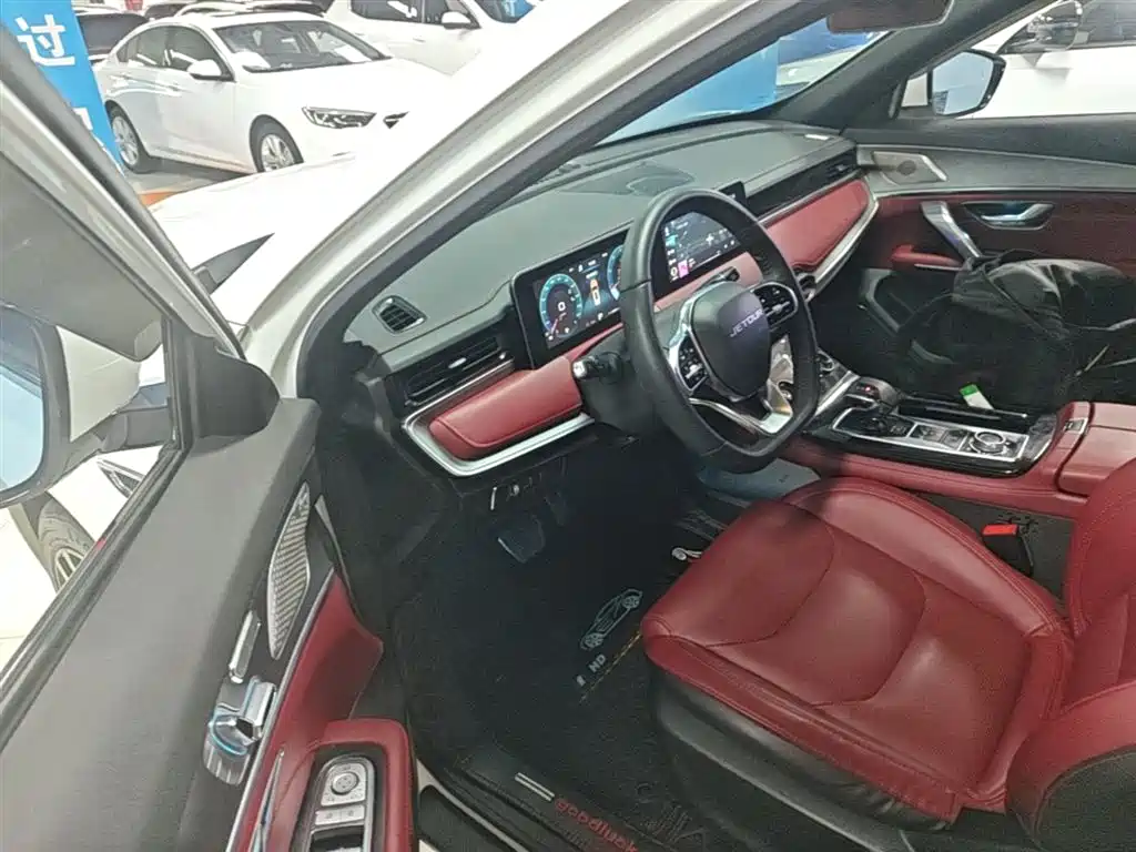 Jetour X70 PLUS 2021 — фото 15