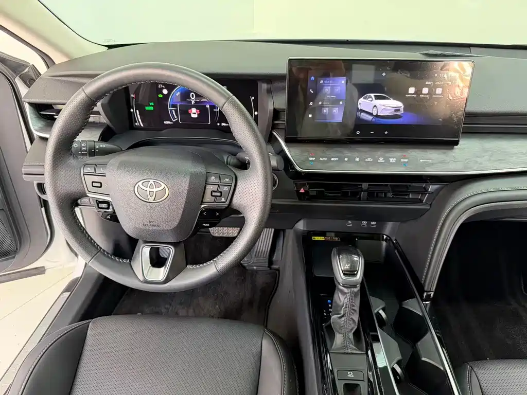 Toyota Camry 2025 — фото 11