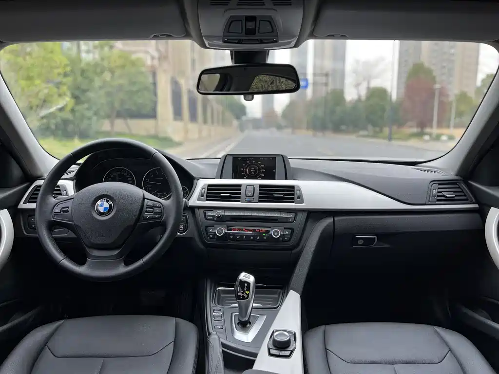 BMW 3 Series 2015 — фото 15